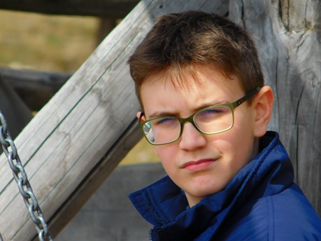 青島全飛秒激光手術是怎么操作的